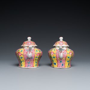 A pair of Chinese octagonal famille rose teapots on stands, Yongzheng — 照片 8