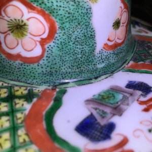 A pair of Chinese octagonal famille verte vases with birds and flowers, Kangxi — photo 14