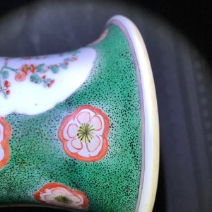 A pair of Chinese octagonal famille verte vases with birds and flowers, Kangxi — photo 17