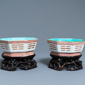 A pair of Chinese octagonal 'trigrams' bowls, Tongzhi mark and of the period — photo 1