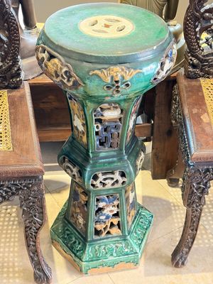 A pair of Chinese or Vietnamese polychrome-glazed pottery stands, 19th C. — photo 17