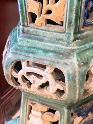 A pair of Chinese or Vietnamese polychrome-glazed pottery stands, 19th C. — photo 6
