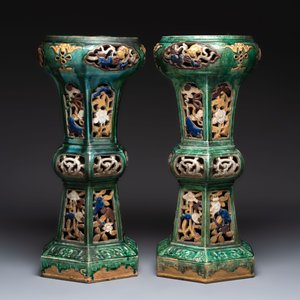 A pair of Chinese or Vietnamese polychrome-glazed pottery stands, 19th C. — photo 4