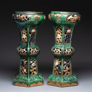 A pair of Chinese or Vietnamese polychrome-glazed pottery stands, 19th C. — photo 5