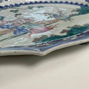 A pair of Chinese oval famille rose dishes with a lady in a garden, Qianlong — photo 11