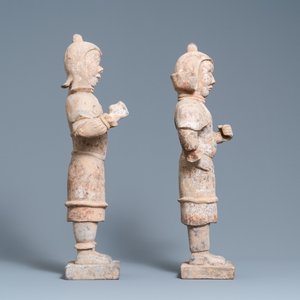 A pair of Chinese painted pottery 'Lokapala' guardian figures, Tang — photo 3
