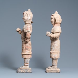 A pair of Chinese painted pottery 'Lokapala' guardian figures, Tang — photo 5