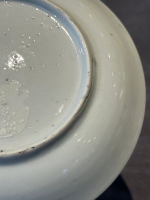 A pair of Chinese polychrome-decorated cups and saucers and an iron-red gilt-decorated cup and saucer, Yongzheng/Qianlong — 照片 41