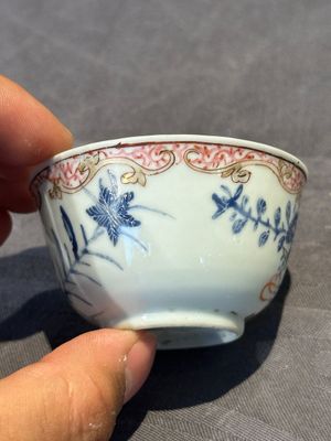 A pair of Chinese polychrome-decorated cups and saucers and an iron-red gilt-decorated cup and saucer, Yongzheng/Qianlong — photo 30