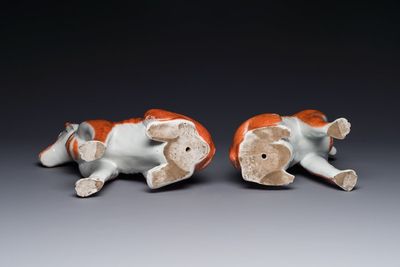 A pair of Chinese polychrome export porcelain models of dogs, Qianlong — 照片 4