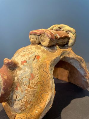 A pair of Chinese polychrome-painted terracotta camels with saddles, Tang — 照片 13