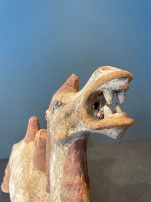 A pair of Chinese polychrome-painted terracotta camels with saddles, Tang — 照片 46