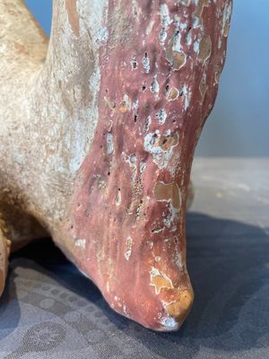 A pair of Chinese polychrome-painted terracotta camels with saddles, Tang — 照片 53
