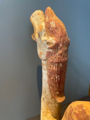 A pair of Chinese polychrome-painted terracotta camels with saddles, Tang — 照片 55