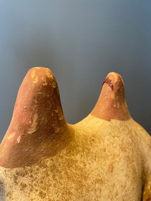 A pair of Chinese polychrome-painted terracotta camels with saddles, Tang — 照片 60