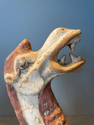 A pair of Chinese polychrome-painted terracotta camels with saddles, Tang — 照片 69