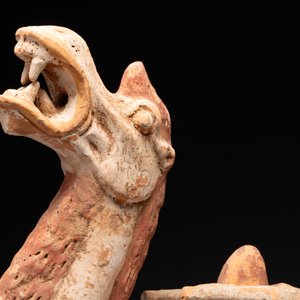 A pair of Chinese polychrome-painted terracotta camels with saddles, Tang — 照片 20