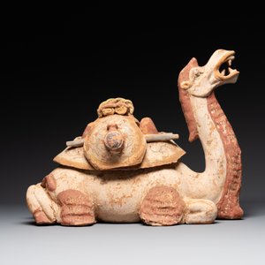A pair of Chinese polychrome-painted terracotta camels with saddles, Tang — 照片 8