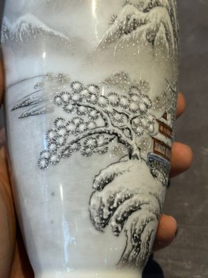 A pair of Chinese polychrome 'snow scene' vases, Jing De Zhen Zhi 景德鎮製 mark, dated 1979 — foto 30