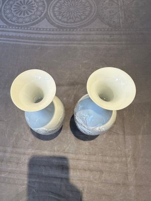 A pair of Chinese polychrome 'snow scene' vases, Jing De Zhen Zhi 景德鎮製 mark, dated 1979 — foto 5