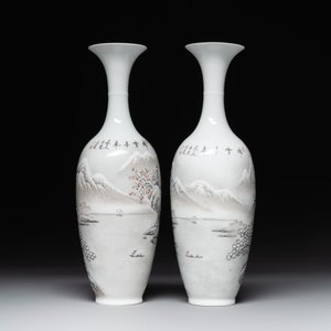 A pair of Chinese polychrome 'snow scene' vases, Jing De Zhen Zhi 景德鎮製 mark, dated 1979 — foto 3