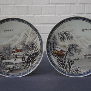 A pair of Chinese polychrome winter landscape dishes, Republic, 20th C. — photo 13