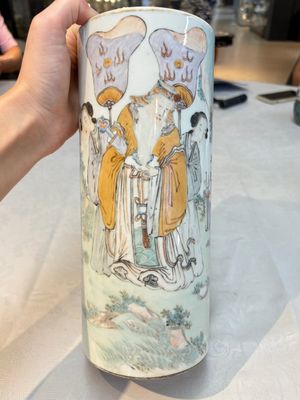 A pair of Chinese polychrome 'Zhong Kui' vases and two qianjiang cai hat stands, Jiangxi Ciye Gongsi 江西瓷业公司 mark, 20th C. — photo 19
