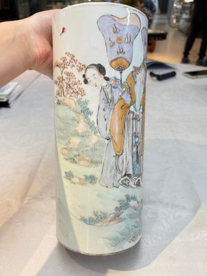 A pair of Chinese polychrome 'Zhong Kui' vases and two qianjiang cai hat stands, Jiangxi Ciye Gongsi 江西瓷业公司 mark, 20th C. — photo 25