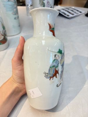 A pair of Chinese polychrome 'Zhong Kui' vases and two qianjiang cai hat stands, Jiangxi Ciye Gongsi 江西瓷业公司 mark, 20th C. — photo 5