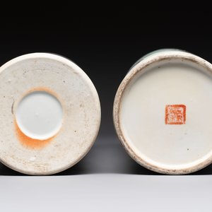 A pair of Chinese polychrome 'Zhong Kui' vases and two qianjiang cai hat stands, Jiangxi Ciye Gongsi 江西瓷业公司 mark, 20th C. — photo 7