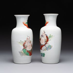 A pair of Chinese polychrome 'Zhong Kui' vases and two qianjiang cai hat stands, Jiangxi Ciye Gongsi 江西瓷业公司 mark, 20th C. — photo 9