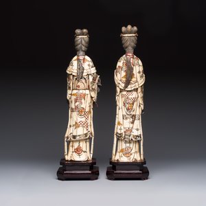 A pair of Chinese polychromed carved bone figures of divinities, 20th C. — foto 4
