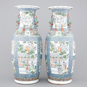 A pair of Chinese porcelain Canton famille verte vases, 19th C. — photo 1