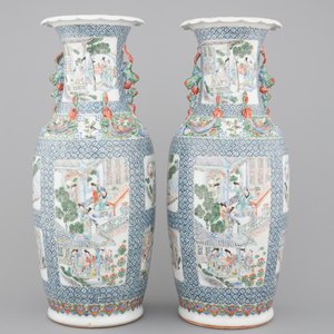 A pair of Chinese porcelain Canton famille verte vases, 19th C. — photo 4