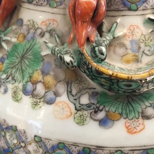 Een paar Chinese Canton famille verte vazen, 19e eeuw — foto 8