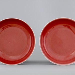 A pair of Chinese porcelain copper-red glazed plates, 19/20th C. — photo 1