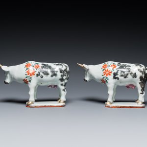 A pair of Chinese porcelain cows after Delftware examples for the Dutch market, Qianlong — 照片 4