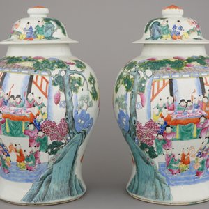 A pair of Chinese porcelain famille rose vases with "Hundred Boys" decor, 19th C. — photo 5