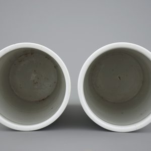 A pair of Chinese porcelain landscape hat stands, 19/20th C. — 照片 5