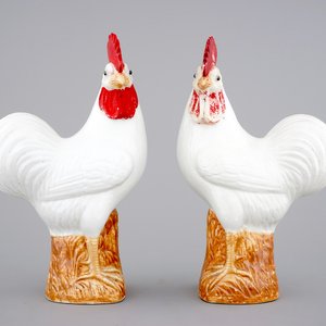 A pair of Chinese porcelain models of cockerels, 19th C. — photo 1