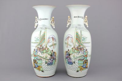 A pair of Chinese porcelain vases with palace interior scenes, 19/20th C.