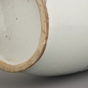 A pair of Chinese porcelain vases with warrior scenes, 19/20th C. — photo 8