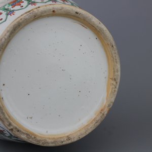A pair of Chinese porelain famille rose vases with scholars, 19th C. — 照片 2