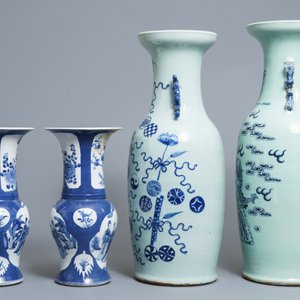 A pair of Chinese powder blue ground yenyen vases and two celadon vases, 19th C. — 照片 4