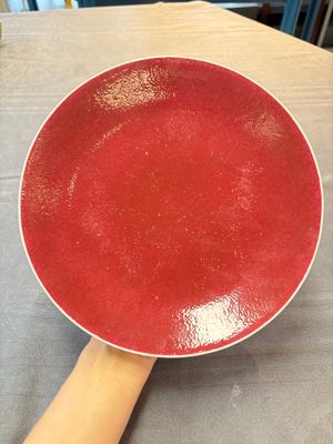 A pair of Chinese puce-enamelled dishes, Jiaqing mark and of the period — 照片 1