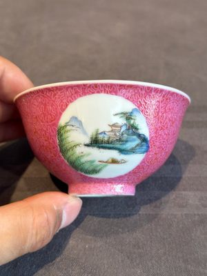 A pair of Chinese puce-sgraffito-ground 'landscape' bowls, Qianlong mark, Republic — photo 11