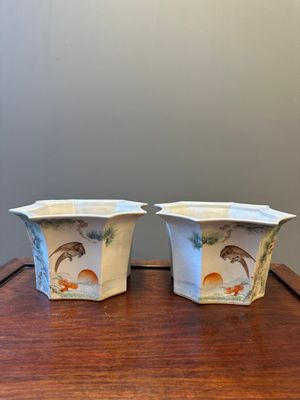 A pair of Chinese qianjiang cai jardinieres, signed Cha Yishun 查義順, 19/20th C. — 照片 1