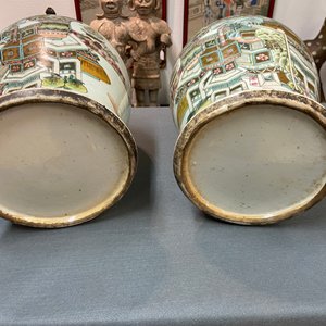 A pair of Chinese qianjiang cai vases and covers with antiquities, 19/20th C. — 照片 22