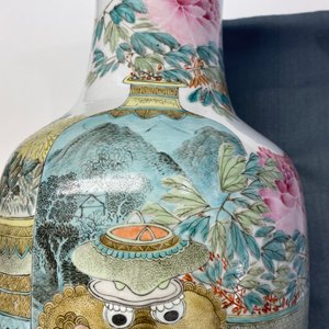 A pair of Chinese qianjiang cai vases with antiquities and buddhist lions, 19/20th C. — photo 28
