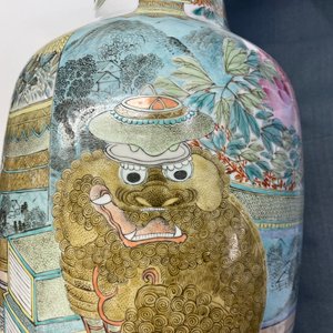 A pair of Chinese qianjiang cai vases with antiquities and buddhist lions, 19/20th C. — photo 29